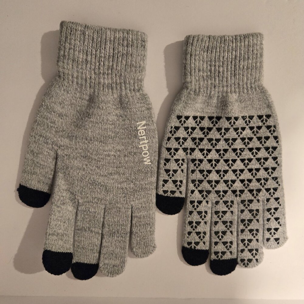 Nertpow touch screen  Anti-Slip Winter Gloves For adults Gray Large New